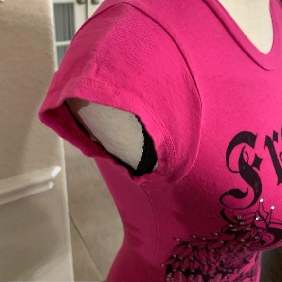Hot Pink t-shirt with Freedom on front - Picture 5 of 13